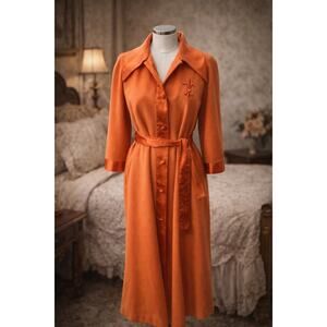 1970s Gossard Artemis Lounge Robe M | Pumpkin Orange Satin Trim | Dagger Collar